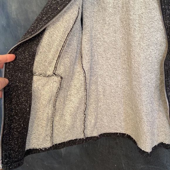 Zenergy by Chico’s size 2 lightweight jacket - Picture 10 of 13